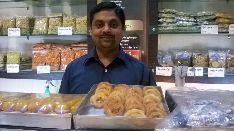 इस बार कुछ मीठा हो जाये ?