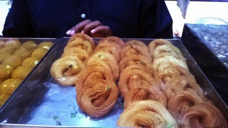 इस बार कुछ मीठा हो जाये ?