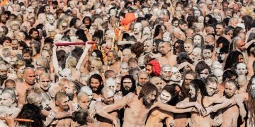 कौन होते है नागा साधू ?