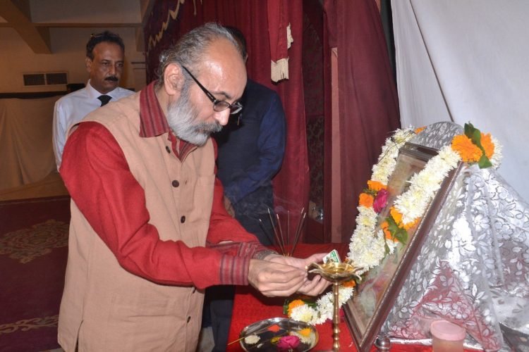 बच्चा, कच्ची मिटटी का ढेला