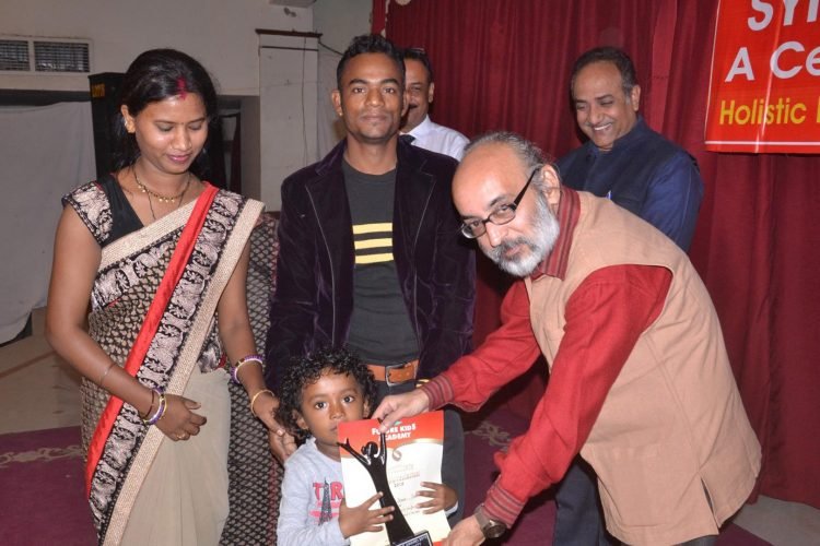 बच्चा, कच्ची मिटटी का ढेला