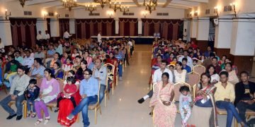 बच्चा, कच्ची मिटटी का ढेला