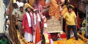 बड़े जूना अखाड़े की पेशवाई  : अप्रैल  5, 2016 : झलकियाँ -2