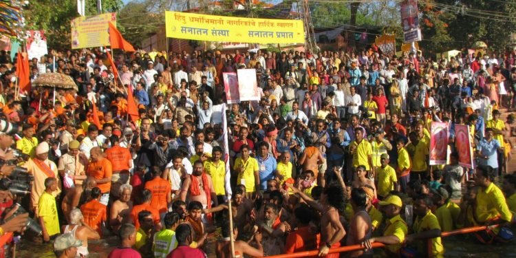 सिंहस्थ 2016 : प्रथम शाही स्नान की कुछ झलकियाँ – 2