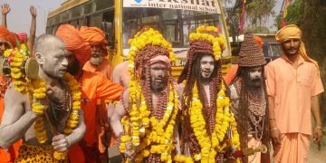 बड़े जूना अखाड़े की पेशवाई  : अप्रैल 5, 2016 : झलकियाँ -1