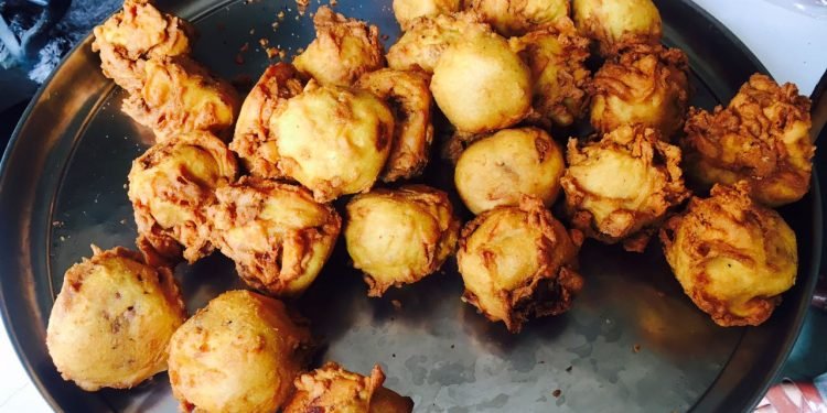 नरेन्द्र टॉ. के आलूबड़े | Narendra Talkies’ Aaloo Bade