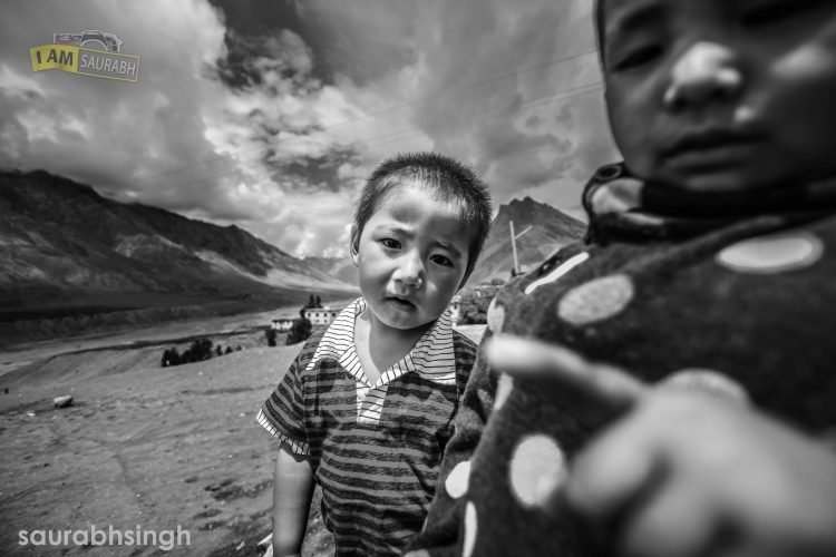 श्वेत श्याम : जीवन के रंग