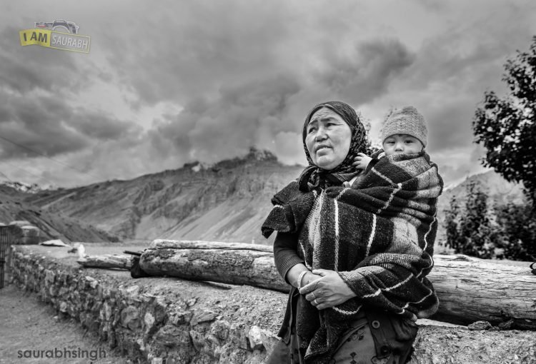 श्वेत श्याम : जीवन के रंग